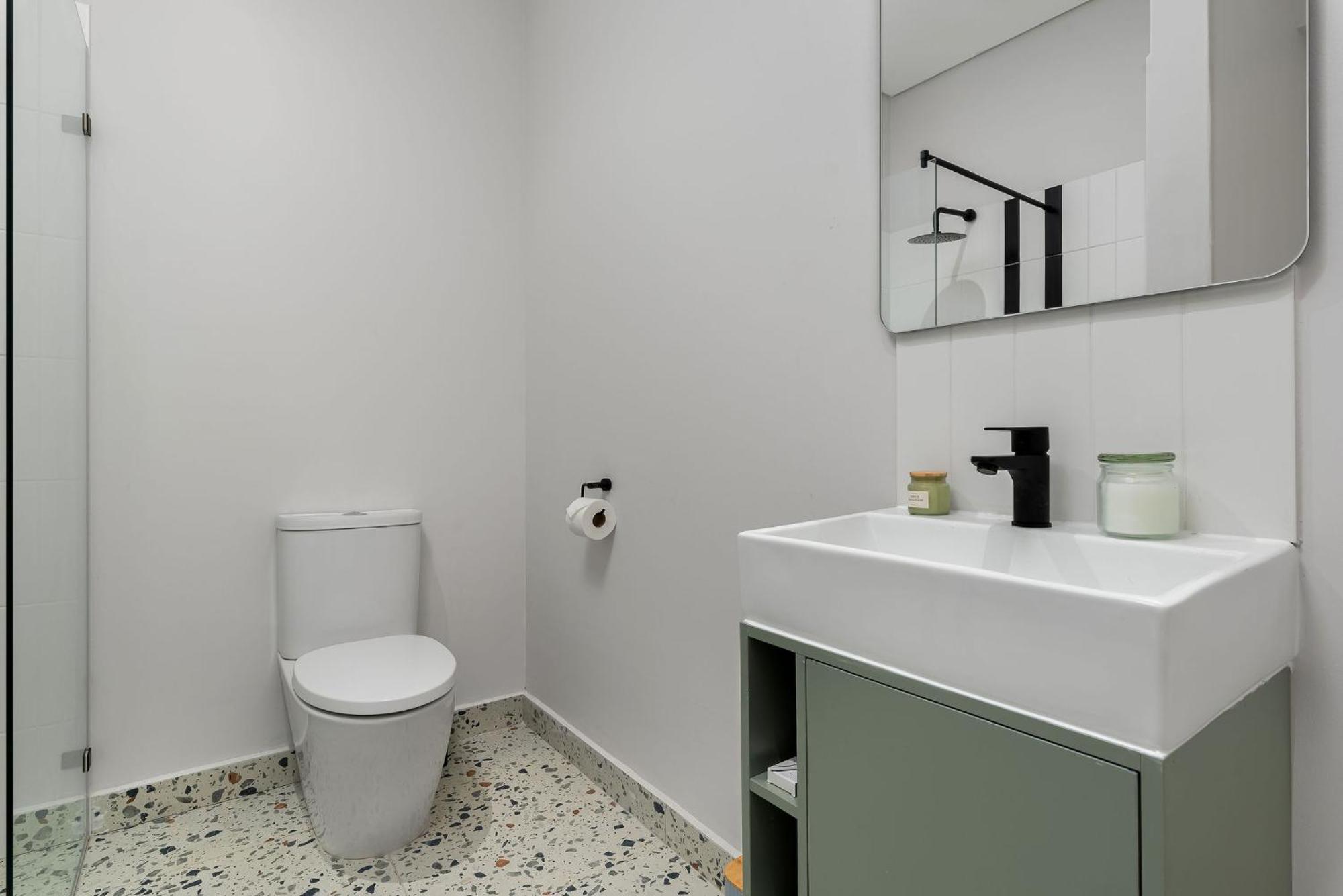 Neighbourgood 1St Crescent Camps Bay Hotel Cape Town Room photo