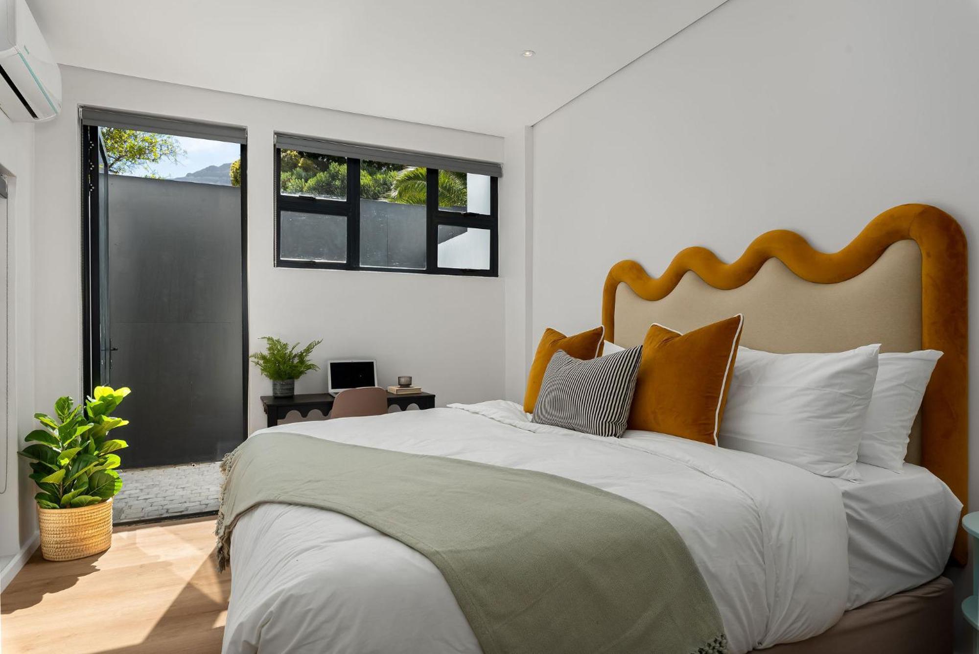 Neighbourgood 1St Crescent Camps Bay Hotel Cape Town Exterior photo