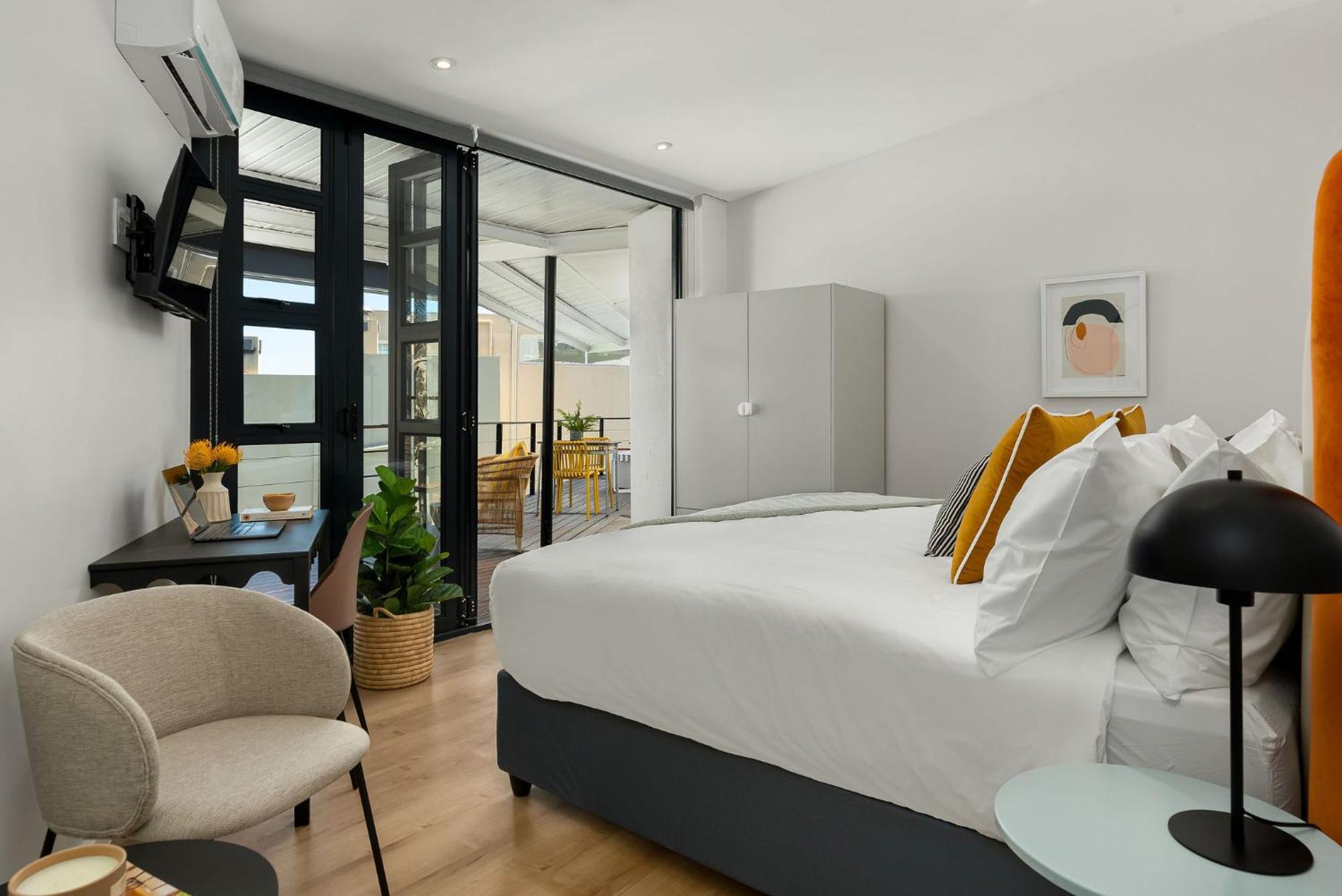 Neighbourgood 1St Crescent Camps Bay Hotel Cape Town Exterior photo