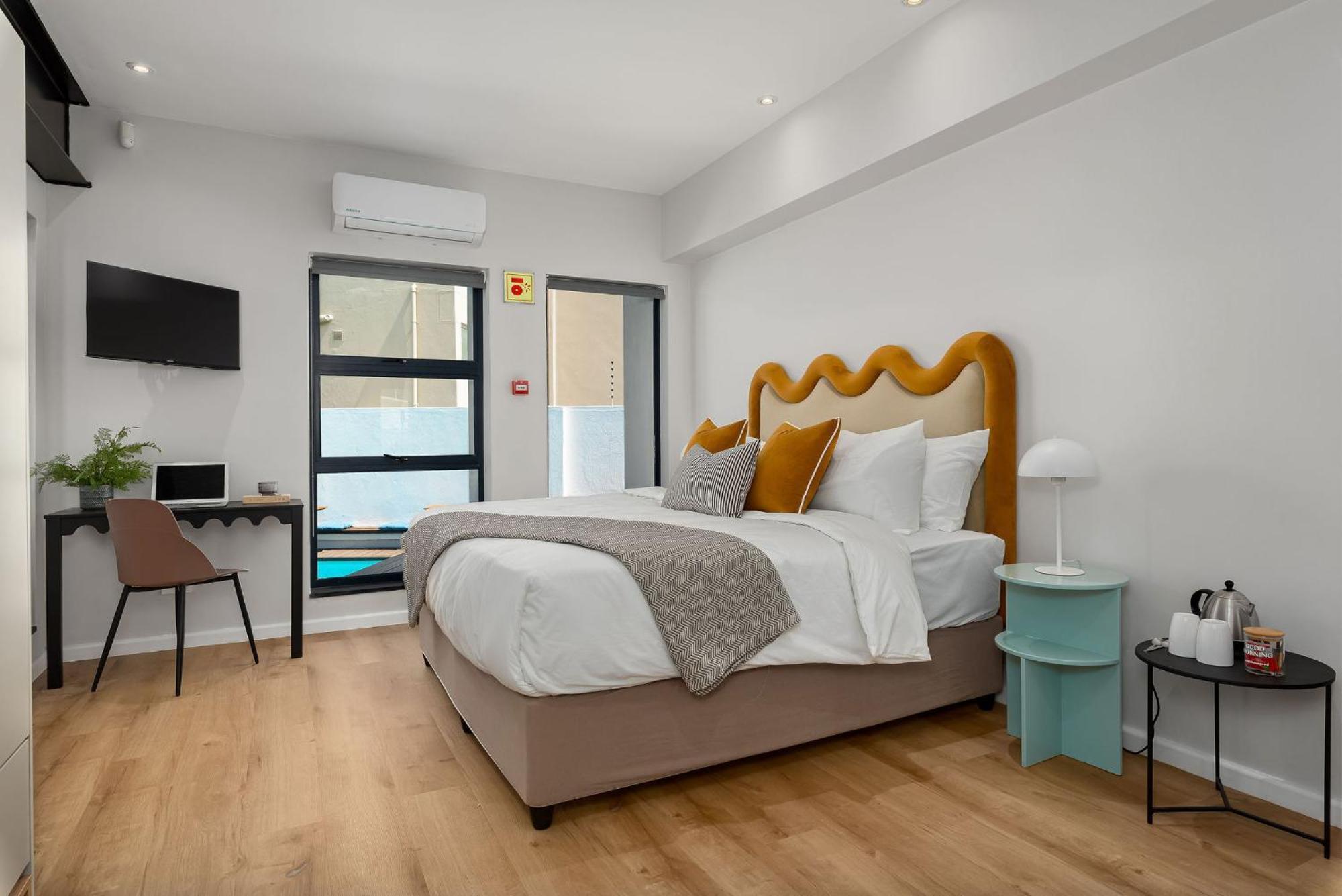 Neighbourgood 1St Crescent Camps Bay Hotel Cape Town Exterior photo
